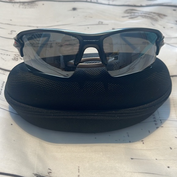 Oakley NFL NE patriots Flak 2.0 Prizm case Accessories Preowned - Picture 4 of 10